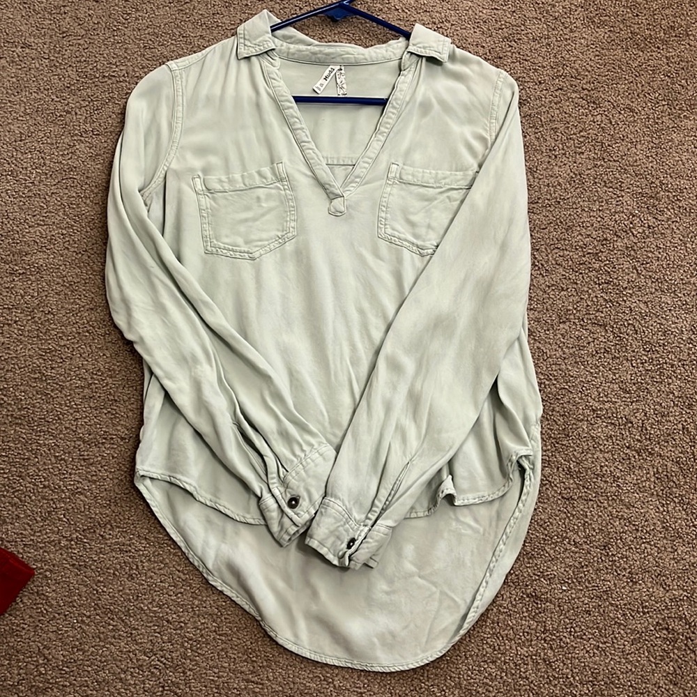 Long sleeve blouse/dressy shirt